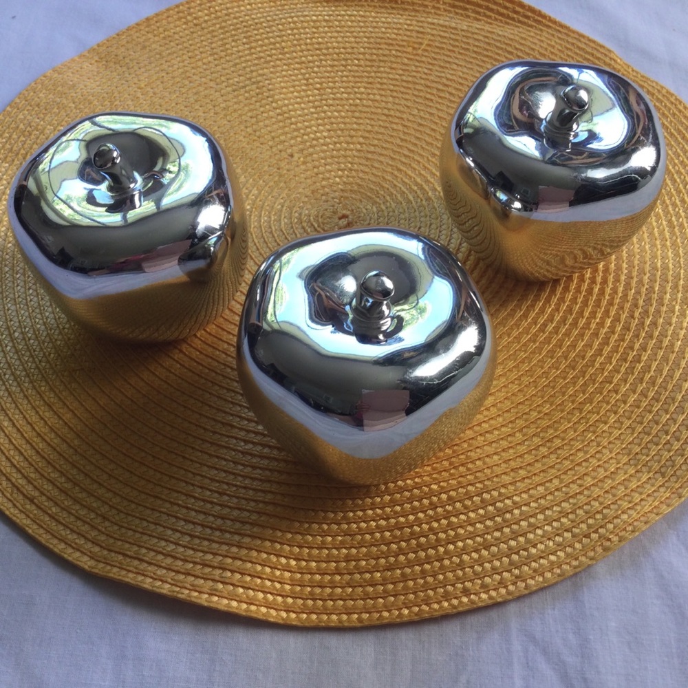 Torres & Tagus Silver Chrome Ceramic Apple Decor Set – Modern Sculptural Accent